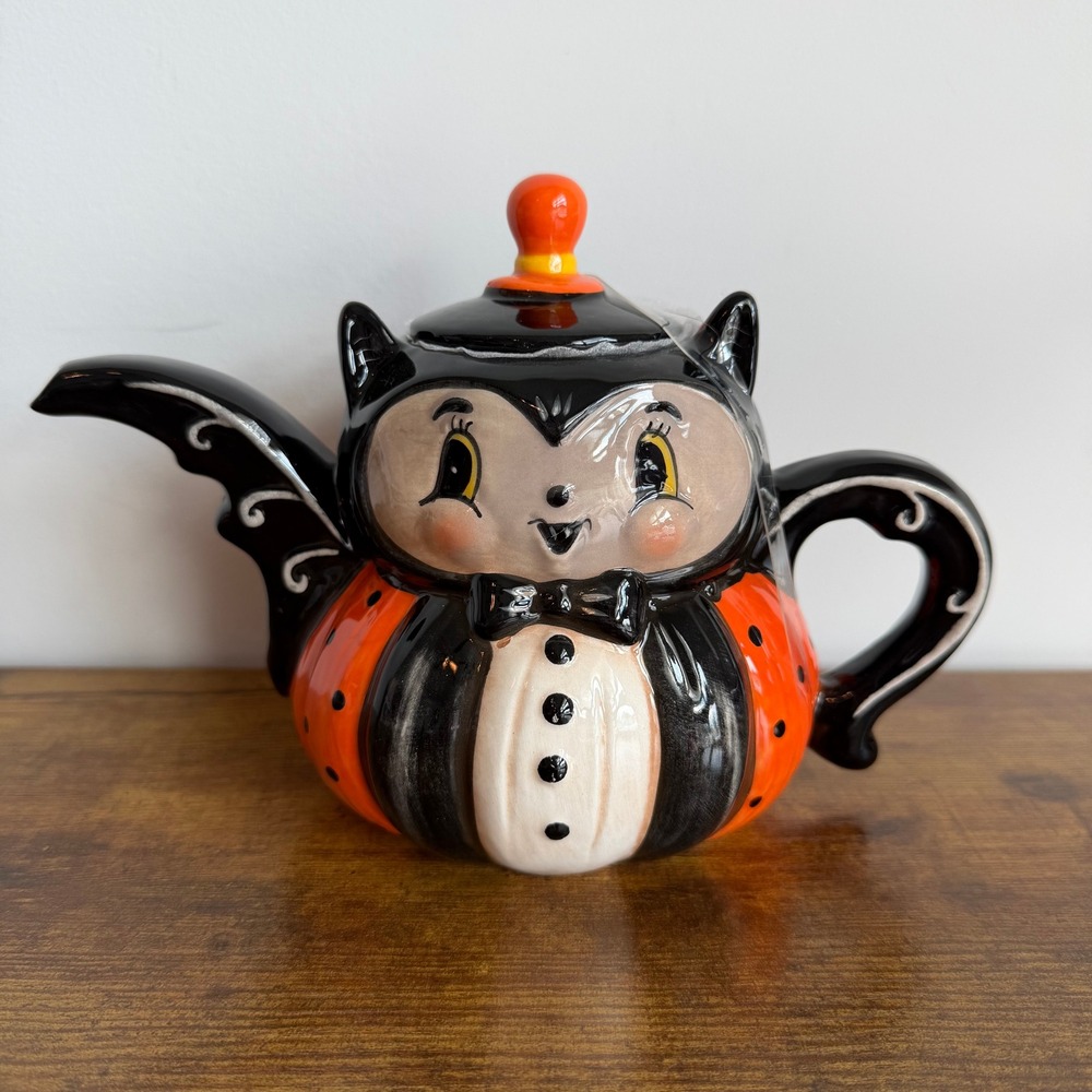 Johanna Parker Ceramic Tea Pot Handle Lid Halloween Black Orange Bat Pumpkin